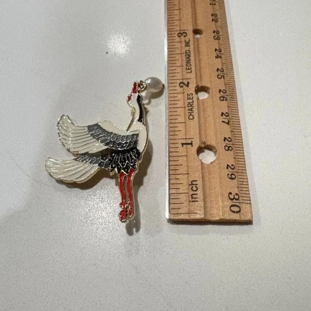 N/A •	beautiful crane